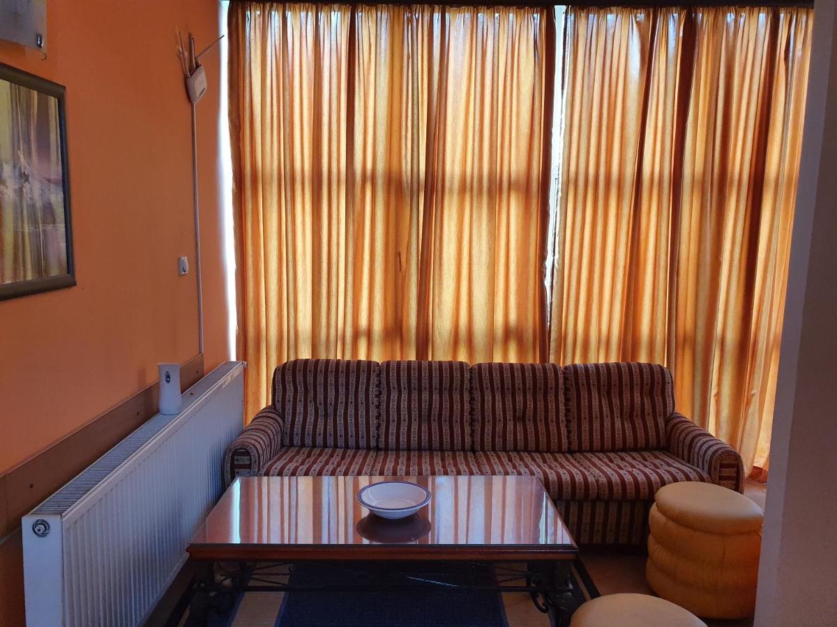Motel Zoka Dvorovi Buitenkant foto