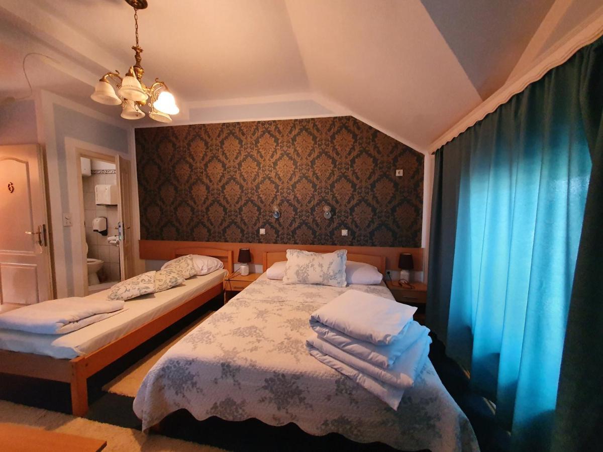 Motel Zoka Dvorovi Buitenkant foto